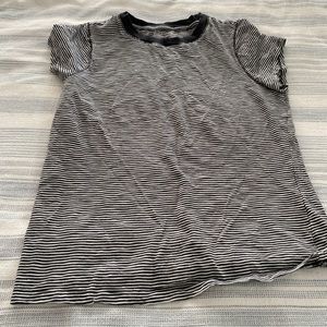 Universal Thread t-shirt